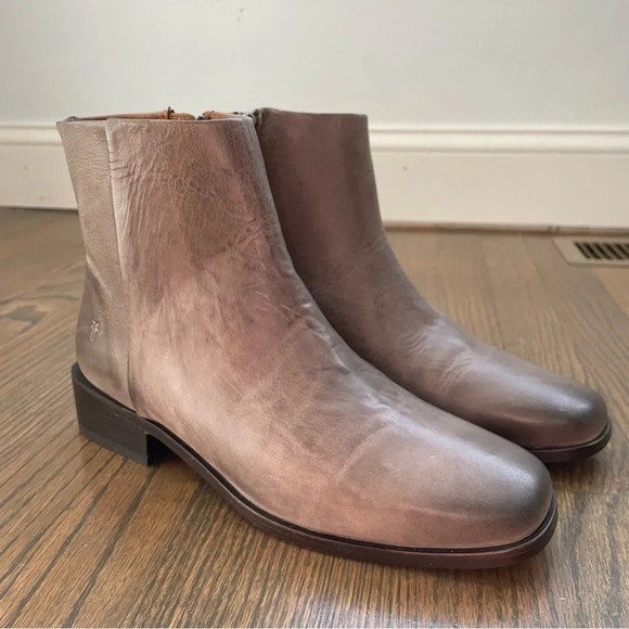 NEW FRYE River Inside Zip Bootie in Graphite - Picture 6 of 15